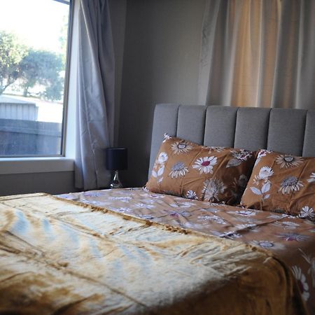 Endeavour Adventures Apartment Хамилтън Екстериор снимка