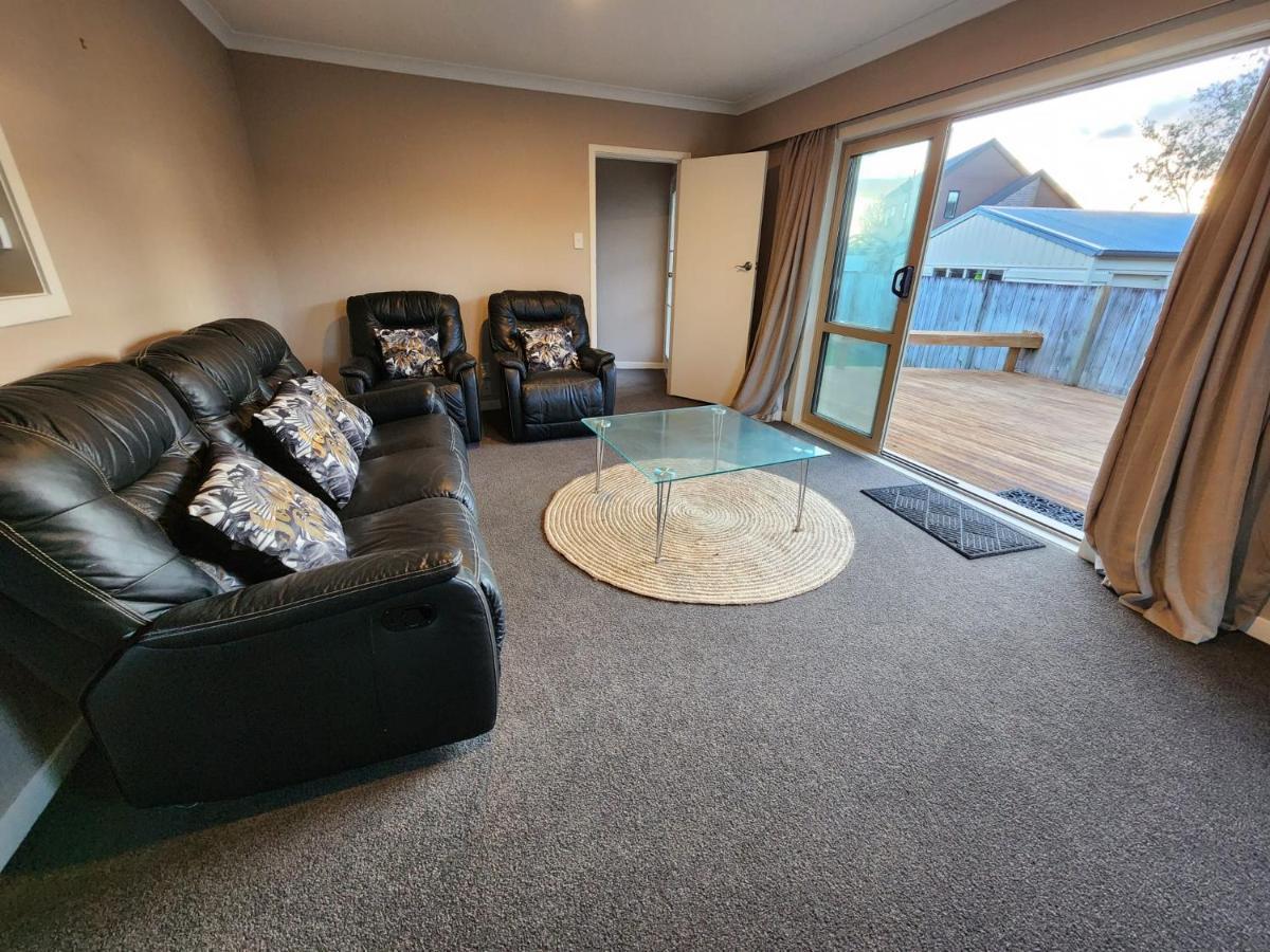 Endeavour Adventures Apartment Хамилтън Екстериор снимка