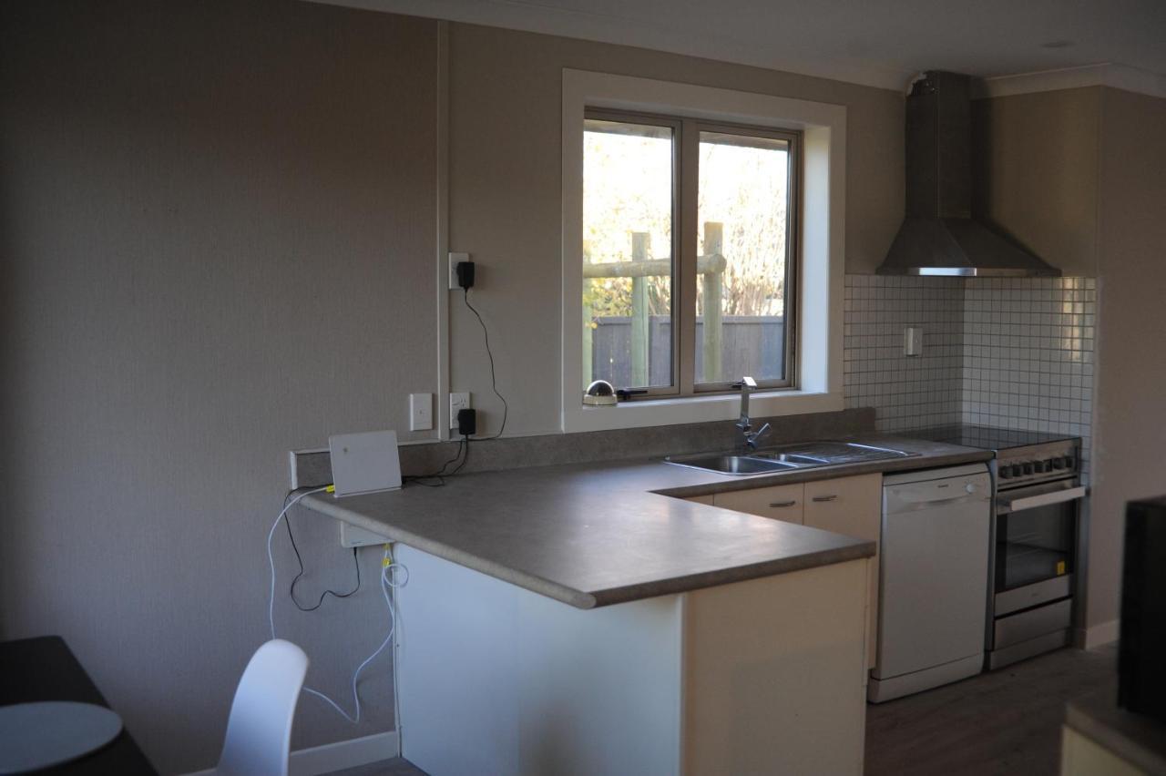 Endeavour Adventures Apartment Хамилтън Екстериор снимка