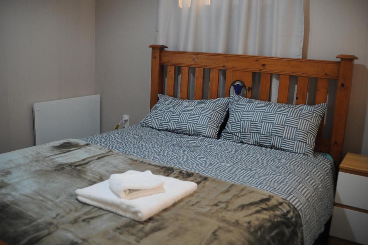 Endeavour Adventures Apartment Хамилтън Екстериор снимка